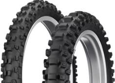 A futófelület közeli képe Dunlop Geomax MX33 60/100-10 33 J Front TT NHS