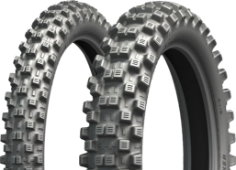 A futófelület közeli képe Michelin Tracker 90/90-21 54 R Front TT