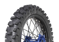 A futófelület közeli képe Deli Tire Maxi Grip SG1-R SB-156 90/100-16 51 M Rear TT NHS