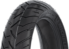 A futófelület közeli képe Michelin Anakee Road 150/70 R17 69 V Rear M/C