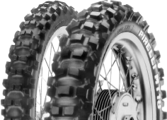 A futófelület közeli képe Pirelli Scorpion XC Mid Hard 120/100-18 68 M Rear TT M/C MST