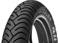 A futófelület közeli képe Metzeler ME 22 3.00-18 52 P Front/Rear TL M/C RF